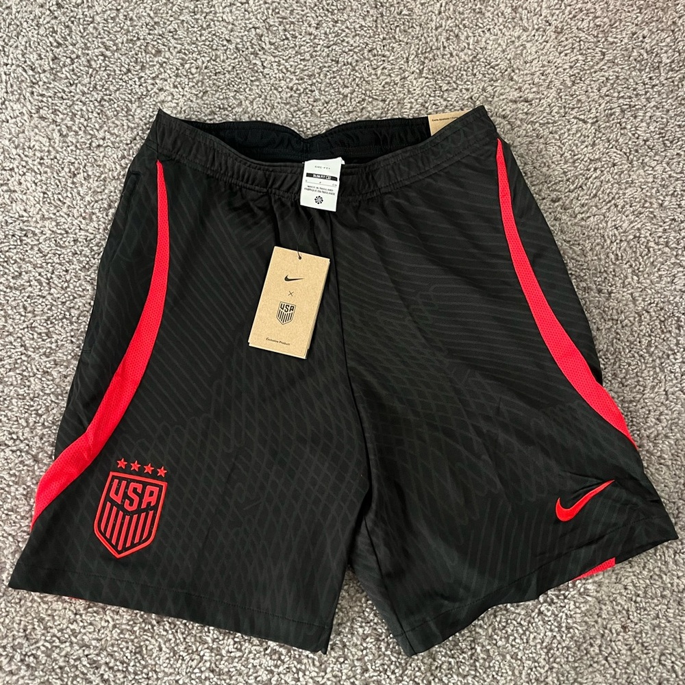 Nike Men’s USWNT Dri-Fit Shorts Sz small & Medium DR4668-010 Black Red Slim Fit